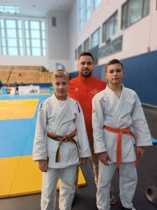 Thore und Milan bei der BEM u15 zusammen mit Trainer Niklas